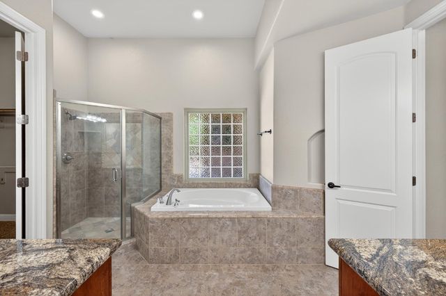 2883 22nd Court, Kingsburg, CA 93631