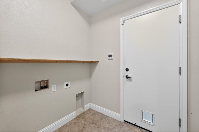 2883 22nd Court, Kingsburg, CA 93631