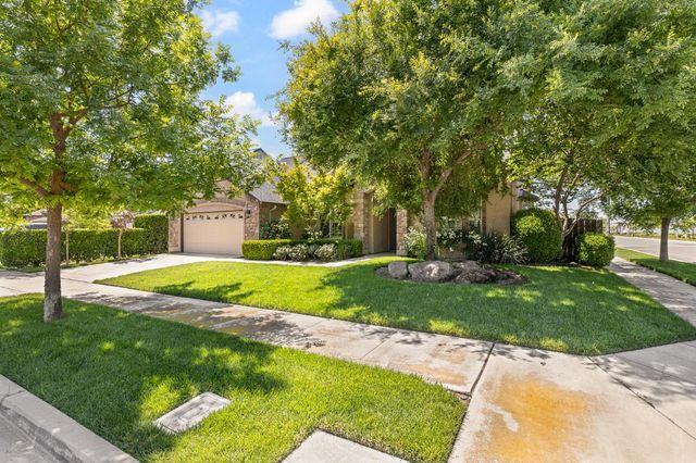 2883 22nd Court, Kingsburg, CA 93631