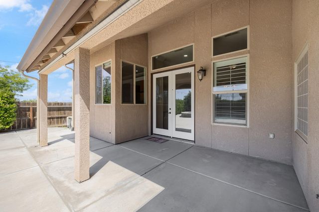 2883 22nd Court, Kingsburg, CA 93631