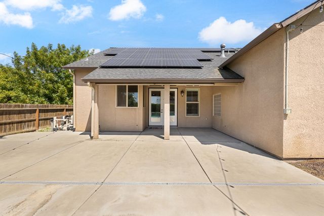 2883 22nd Court, Kingsburg, CA 93631