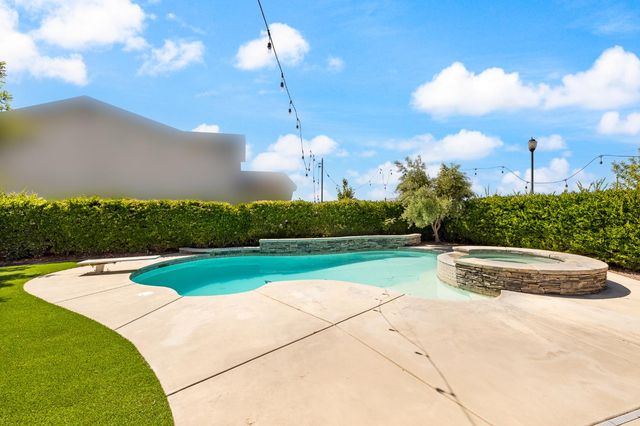 2883 22nd Court, Kingsburg, CA 93631