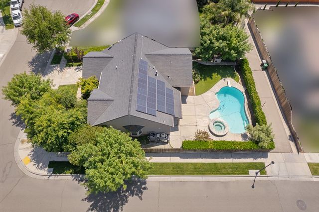 2883 22nd Court, Kingsburg, CA 93631
