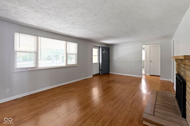 11994 Greenfield Road, Zionsville, IN 46077