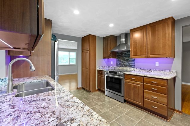 11994 Greenfield Road, Zionsville, IN 46077