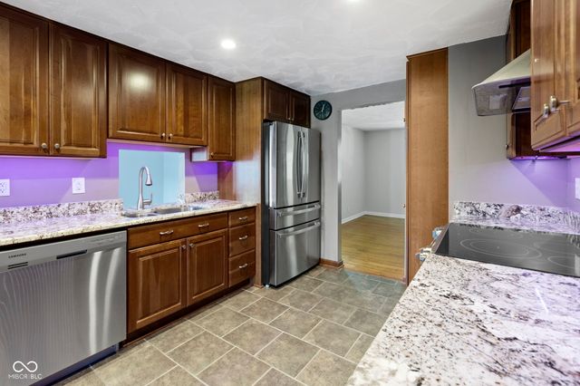 11994 Greenfield Road, Zionsville, IN 46077