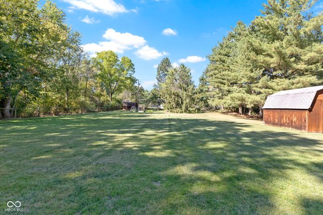 11994 Greenfield Road, Zionsville, IN 46077