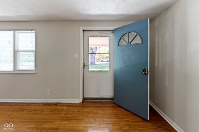 11994 Greenfield Road, Zionsville, IN 46077