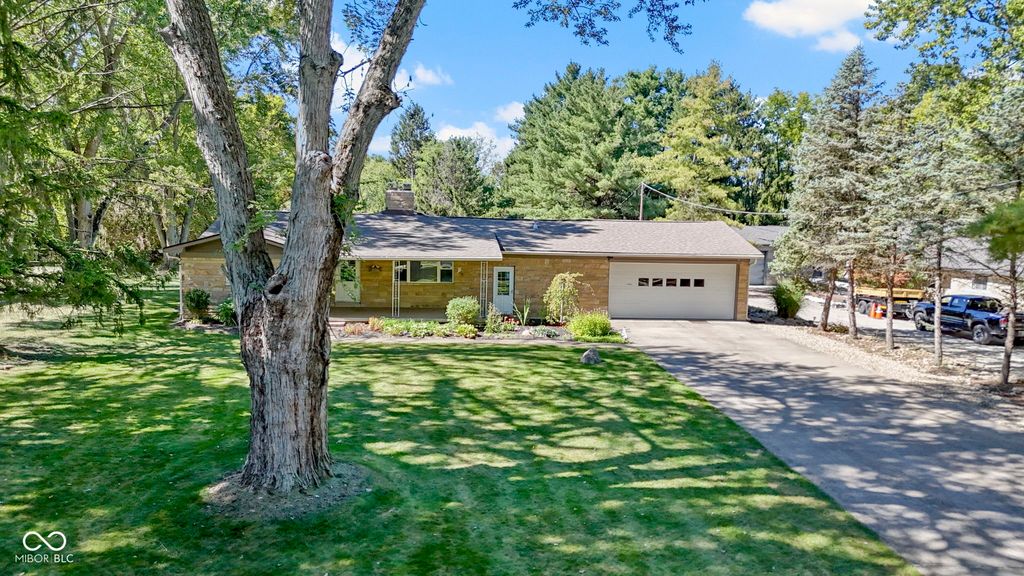 11994 Greenfield Road, Zionsville, IN 46077