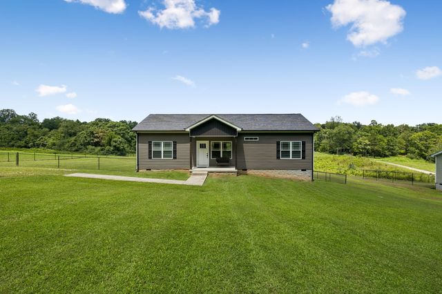 677 Steele Rd, Charlotte, TN 37036