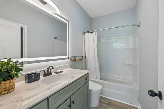 677 Steele Rd, Charlotte, TN 37036