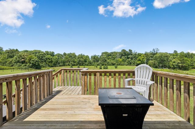 677 Steele Rd, Charlotte, TN 37036