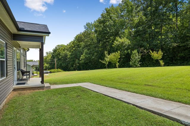 677 Steele Rd, Charlotte, TN 37036