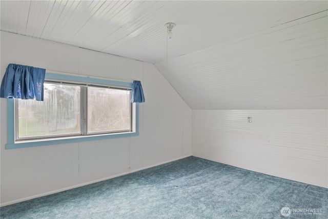 77 S Welcome Slough, Cathlamet, WA 98612