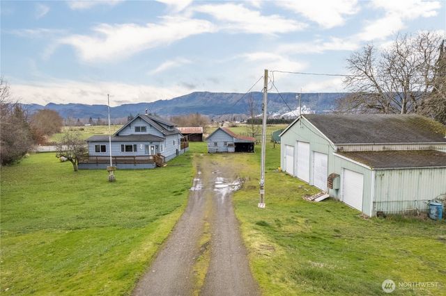 77 S Welcome Slough, Cathlamet, WA 98612