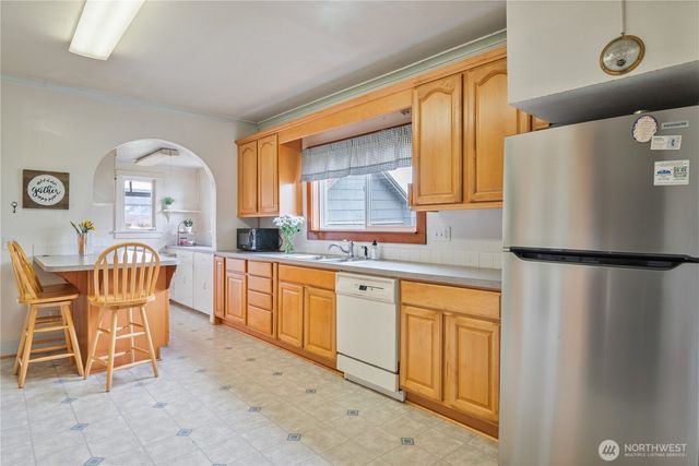 77 S Welcome Slough, Cathlamet, WA 98612