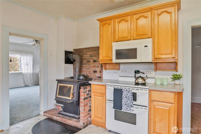 77 S Welcome Slough, Cathlamet, WA 98612