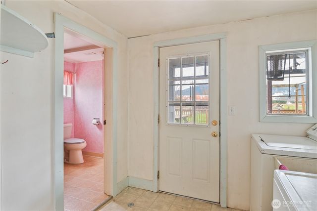 77 S Welcome Slough, Cathlamet, WA 98612