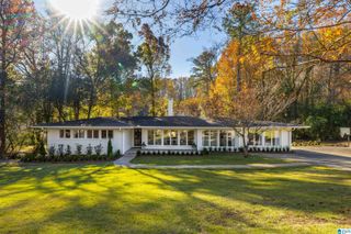 2059 VESTAVIA LAKE DRIVE, Vestavia Hills, AL 35216