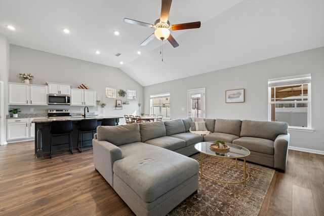 217 Thorpe Dr, Spring Hill, TN 37174