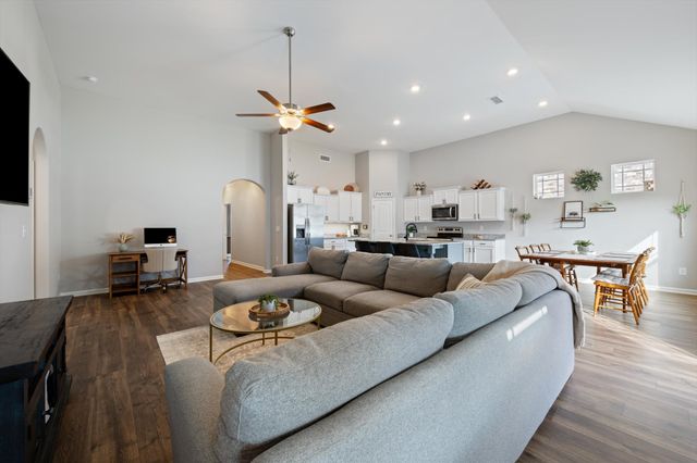 217 Thorpe Dr, Spring Hill, TN 37174