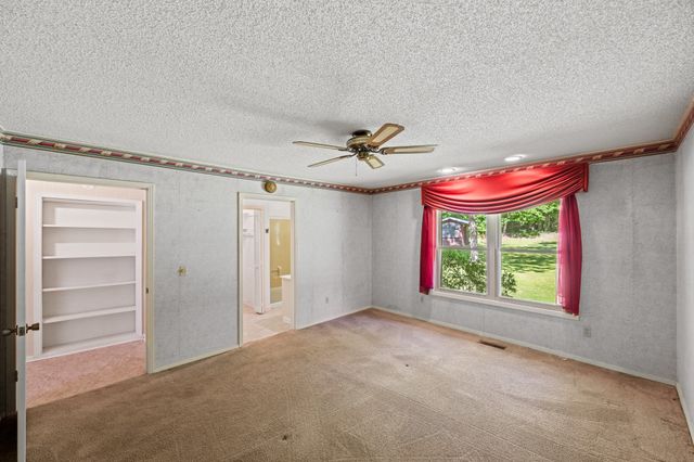 8932 Mount Carmel Rd, Decaturville, TN 38329