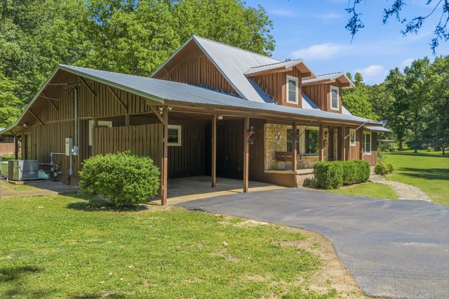 8932 Mount Carmel Rd, Decaturville, TN 38329