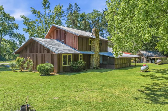 8932 Mount Carmel Rd, Decaturville, TN 38329