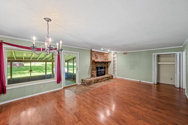 8932 Mount Carmel Rd, Decaturville, TN 38329