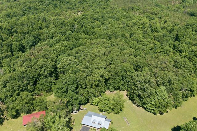 8932 Mount Carmel Rd, Decaturville, TN 38329