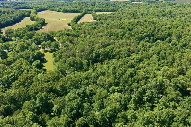 8932 Mount Carmel Rd, Decaturville, TN 38329