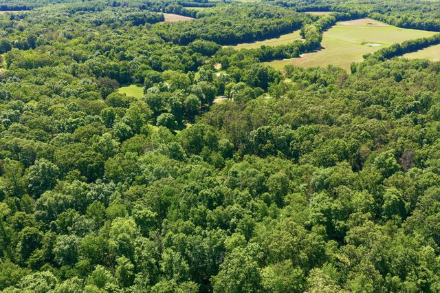 8932 Mount Carmel Rd, Decaturville, TN 38329