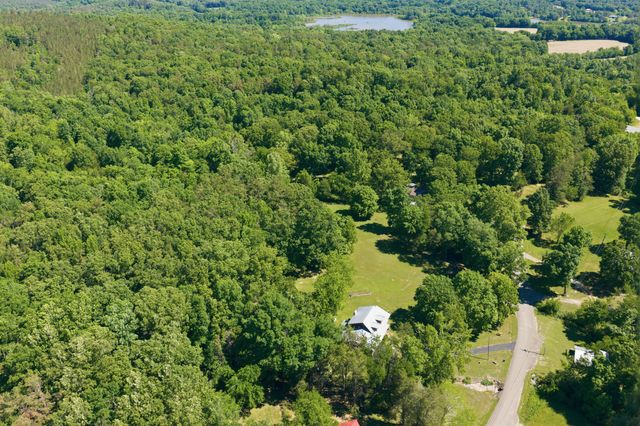 8932 Mount Carmel Rd, Decaturville, TN 38329