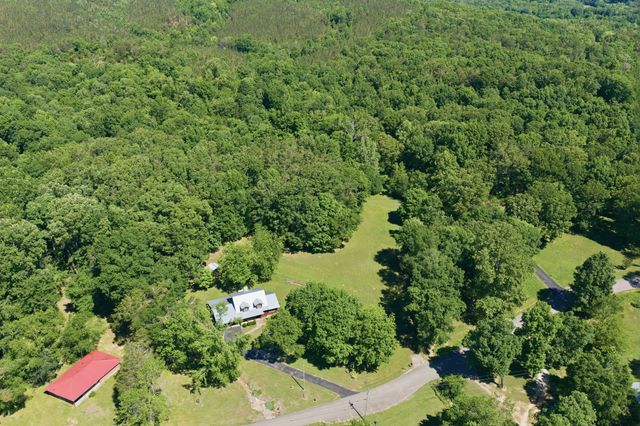 8932 Mount Carmel Rd, Decaturville, TN 38329