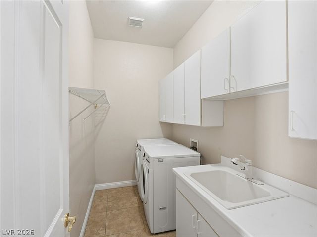 7301 Mount Kearsarge Street, Las Vegas, NV 89131