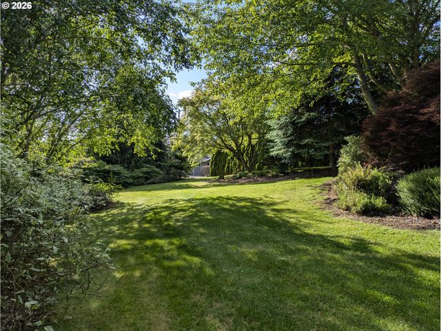 10120 Se WALNUT Dr, Happy Valley, OR 97086