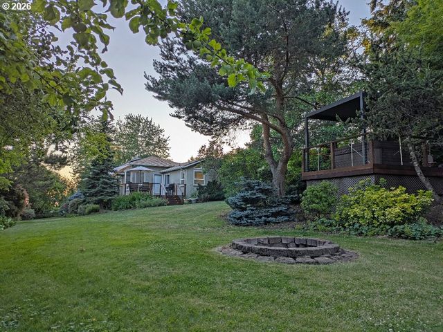 10120 Se WALNUT Dr, Happy Valley, OR 97086