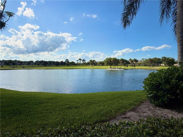 39 Plantation Drive 101, Vero Beach, FL 32966