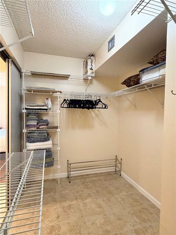 39 Plantation Drive 101, Vero Beach, FL 32966