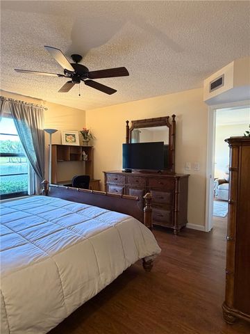 39 Plantation Drive 101, Vero Beach, FL 32966
