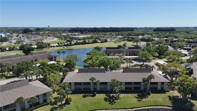 39 Plantation Drive 101, Vero Beach, FL 32966