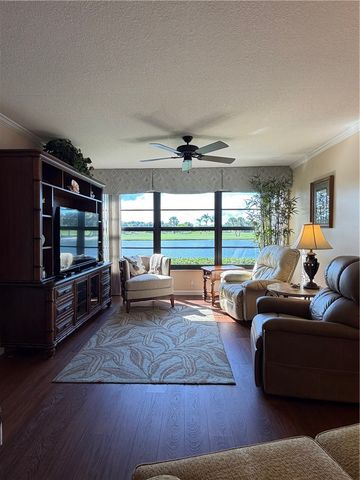39 Plantation Drive 101, Vero Beach, FL 32966