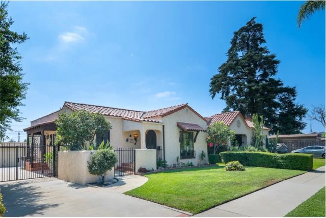 424 W 11th, Azusa, CA 91702