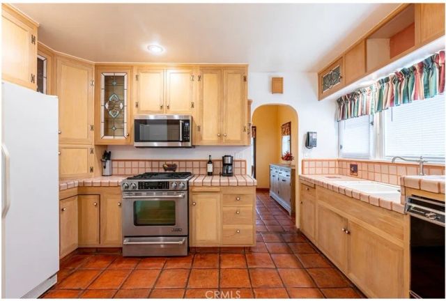 424 W 11th, Azusa, CA 91702