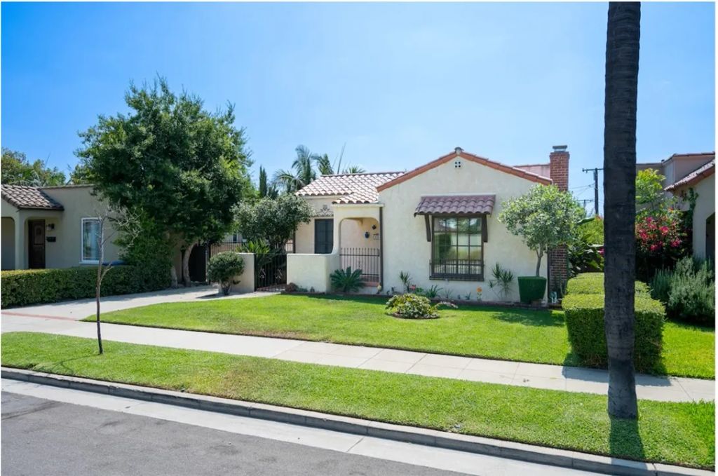 424 W 11th, Azusa, CA 91702