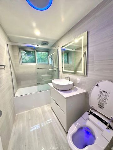 10450 Wilshire 2A, Los Angeles, CA 90024