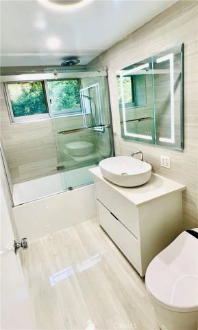 10450 Wilshire 2A, Los Angeles, CA 90024