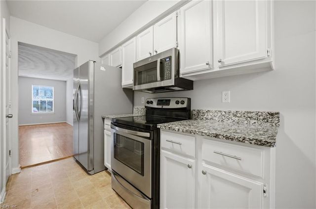 8 Saxony PL, Hampton, VA 23669