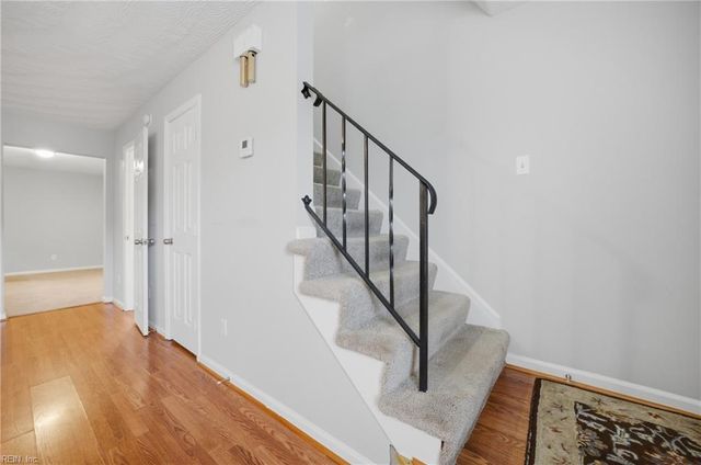 8 Saxony PL, Hampton, VA 23669