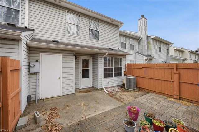 8 Saxony PL, Hampton, VA 23669